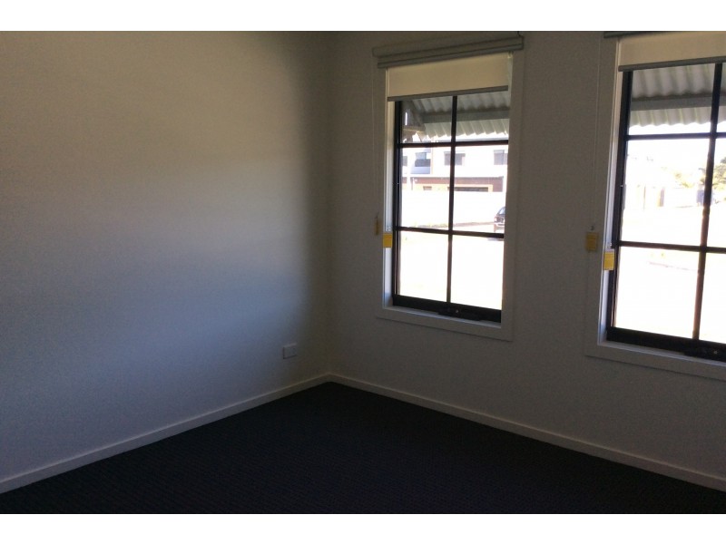 33 Laurel Crescent, Carrum Downs VIC 3201