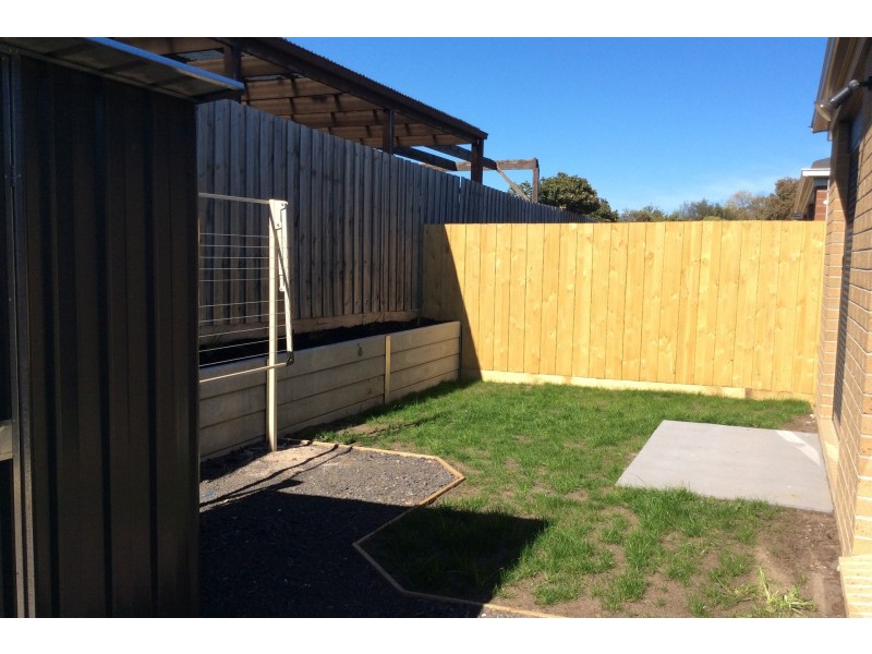 33 Laurel Crescent, Carrum Downs VIC 3201