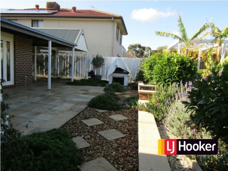 25 Lindsay Crescent, Lynbrook VIC 3975