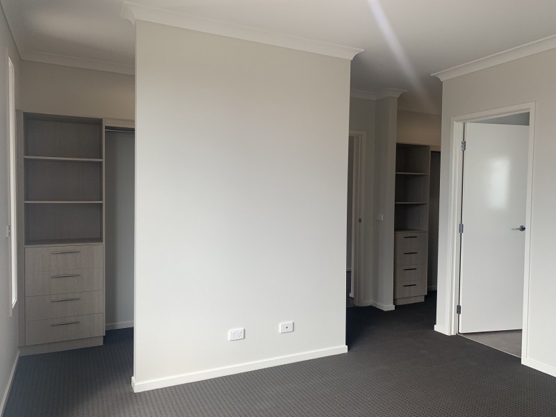 4 Abacot Street, Clyde North VIC 3978