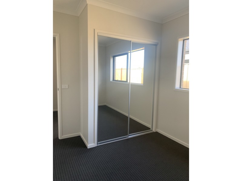 4 Abacot Street, Clyde North VIC 3978