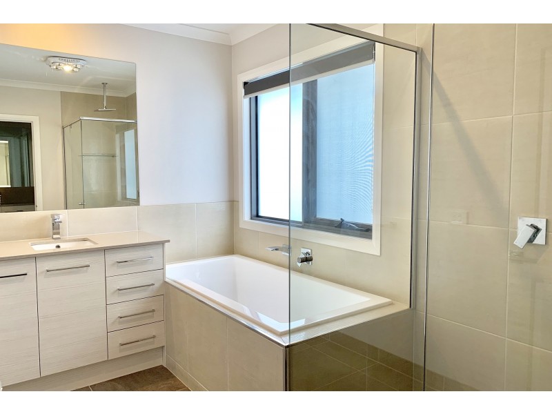 58 Adrian Street, Cranbourne East VIC 3977