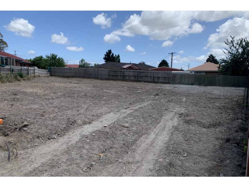 17 Isaac Edey Place, Hampton Park VIC 3976
