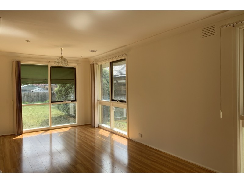 15 Binding Avenue, Cranbourne VIC 3977