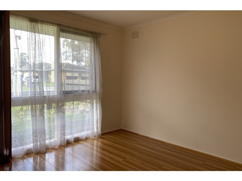 15 Binding Avenue, Cranbourne VIC 3977