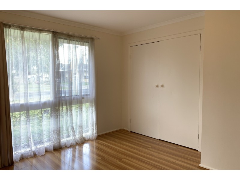 15 Binding Avenue, Cranbourne VIC 3977