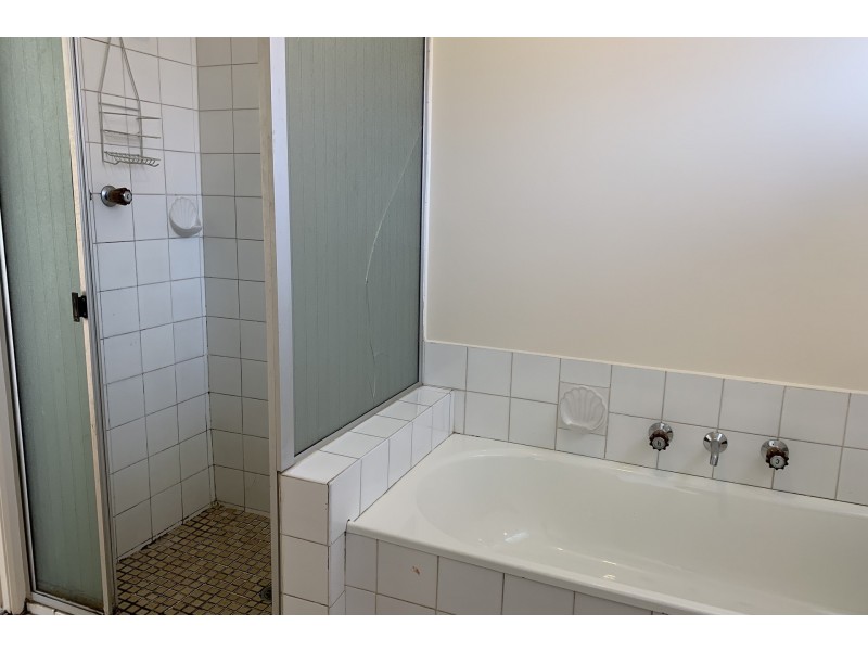 15 Binding Avenue, Cranbourne VIC 3977