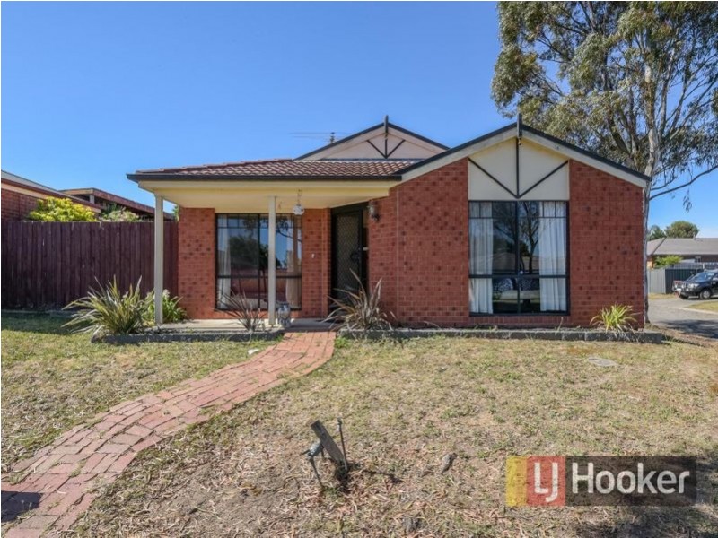 4 Sharpe Court, Berwick VIC 3806
