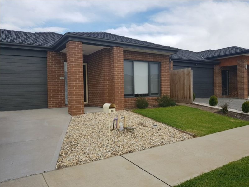 10 Corvette Avenue, Cranbourne East VIC 3977
