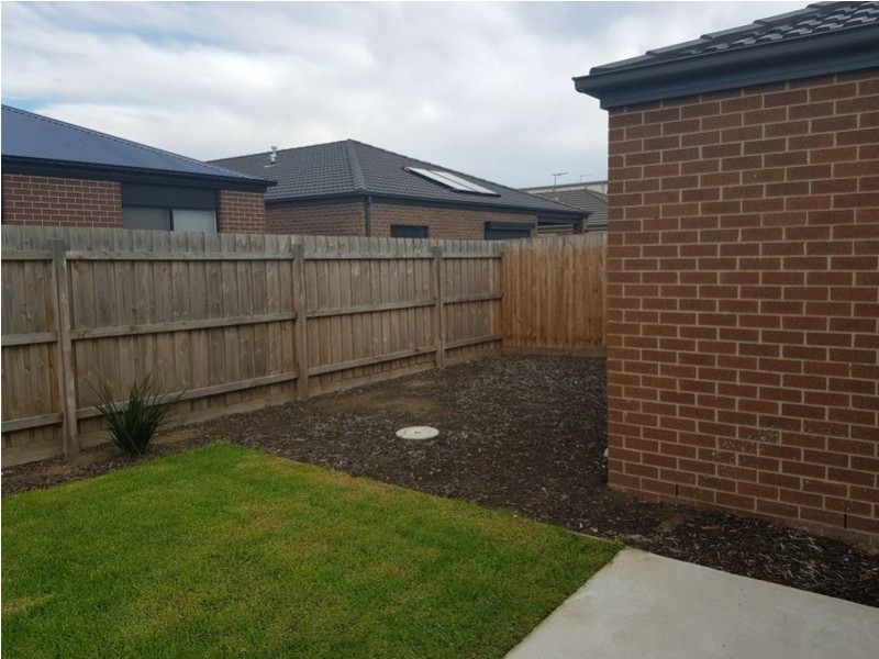 10 Corvette Avenue, Cranbourne East VIC 3977