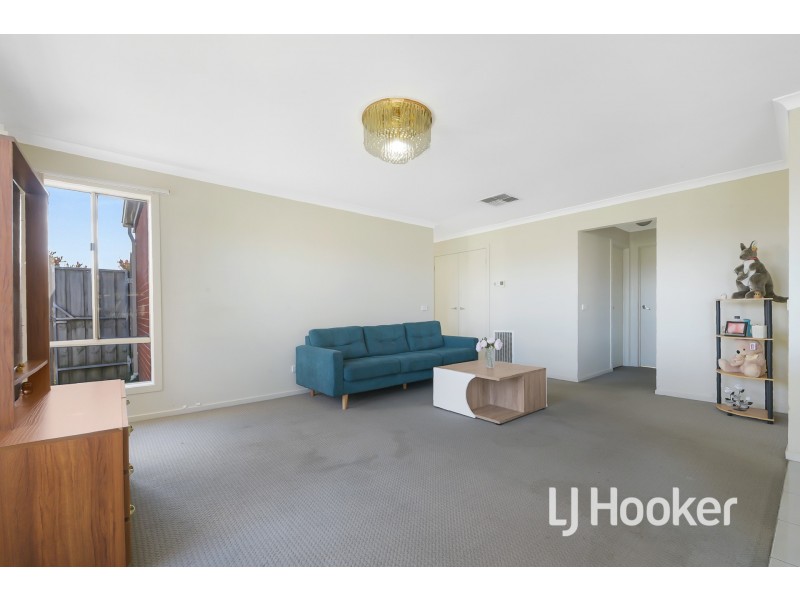 2 Tiarne Crescent, Hampton Park VIC 3976