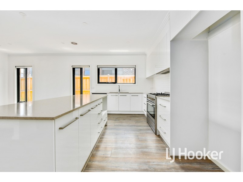 33 Bona Vista Rise, Clyde VIC 3978