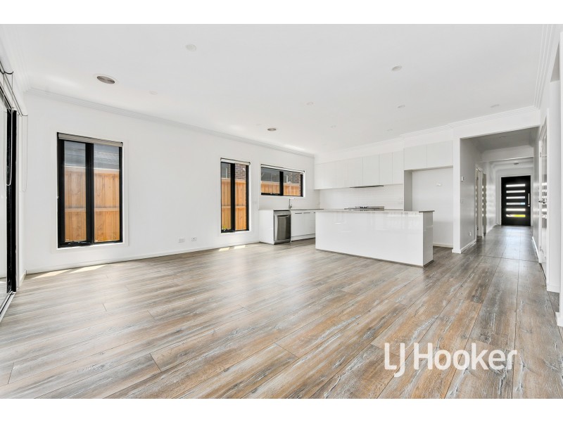 33 Bona Vista Rise, Clyde VIC 3978