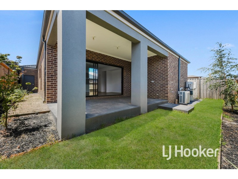 33 Bona Vista Rise, Clyde VIC 3978