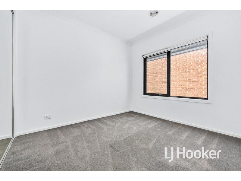 33 Bona Vista Rise, Clyde VIC 3978