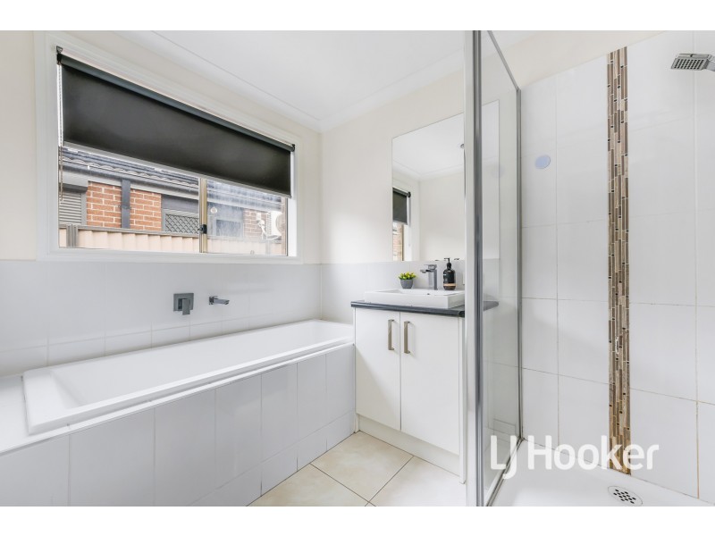 56 Andretti Avenue, Lynbrook VIC 3975