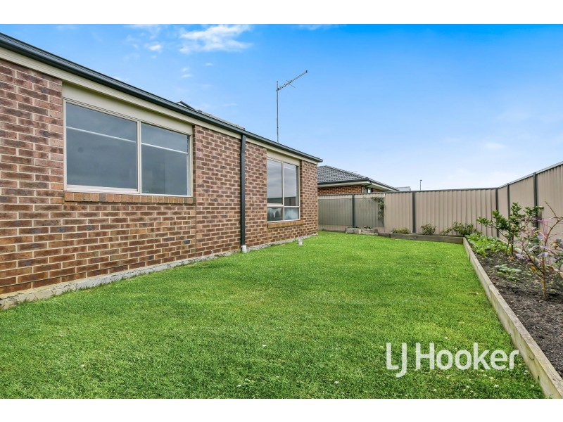 56 Andretti Avenue, Lynbrook VIC 3975