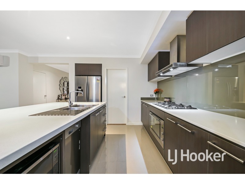 1 Zeus Avenue, Cranbourne West VIC 3977
