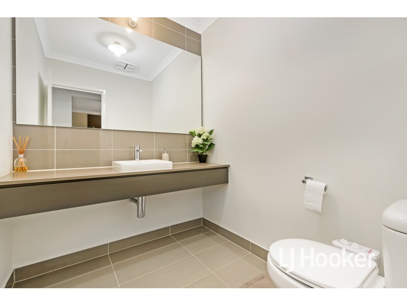 1 Zeus Avenue, Cranbourne West VIC 3977