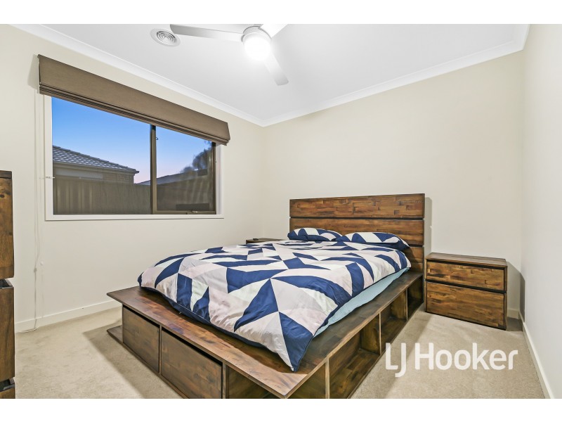 1 Zeus Avenue, Cranbourne West VIC 3977