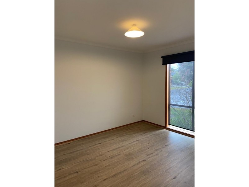 1a Rachel Drive, Cranbourne North VIC 3977