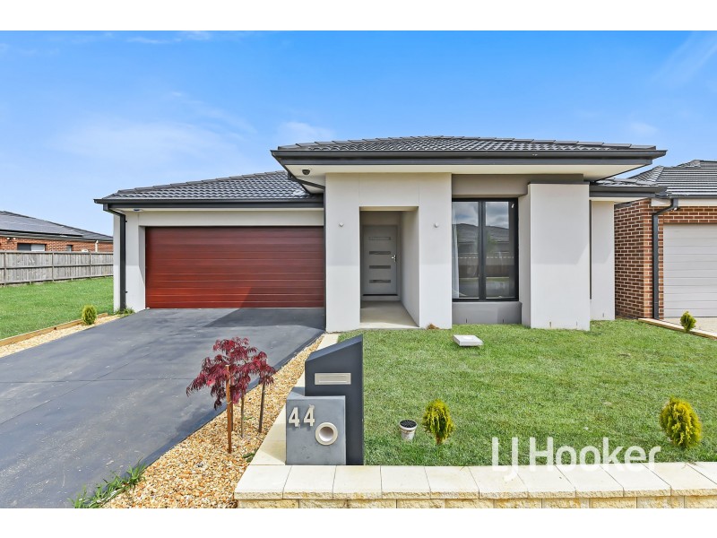 44 Botany Way, Cranbourne East VIC 3977