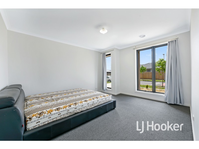 44 Botany Way, Cranbourne East VIC 3977