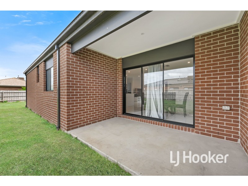 44 Botany Way, Cranbourne East VIC 3977