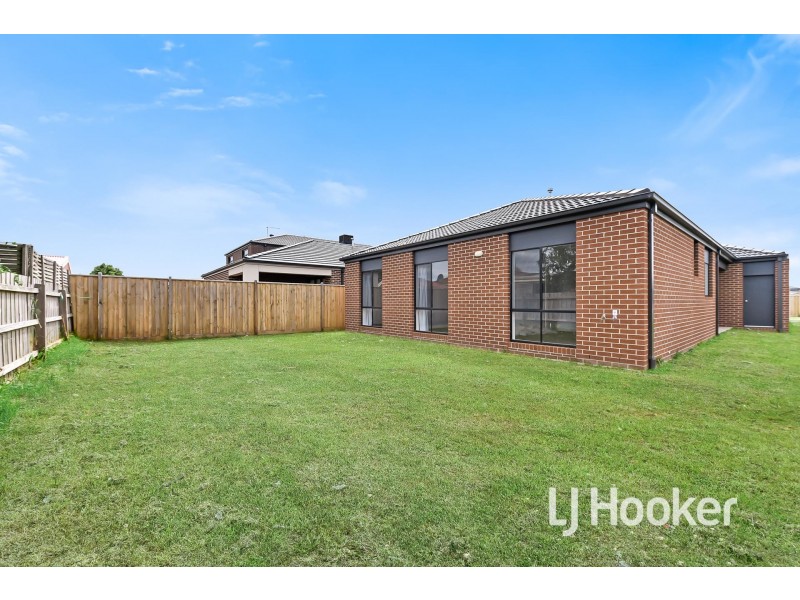44 Botany Way, Cranbourne East VIC 3977