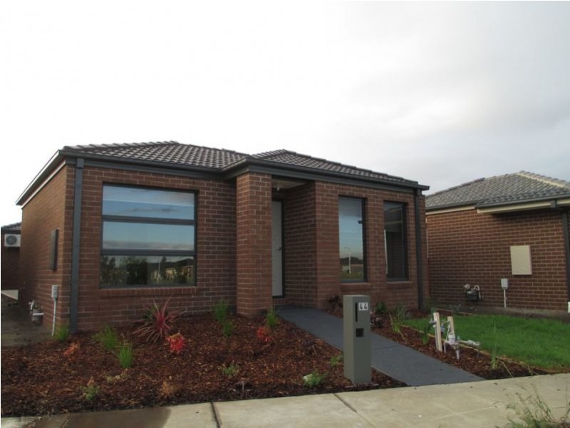 44 Parklink Drive, Cranbourne East VIC 3977