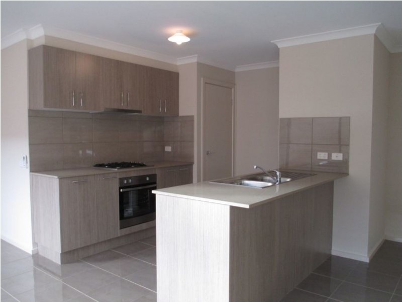 44 Parklink Drive, Cranbourne East VIC 3977