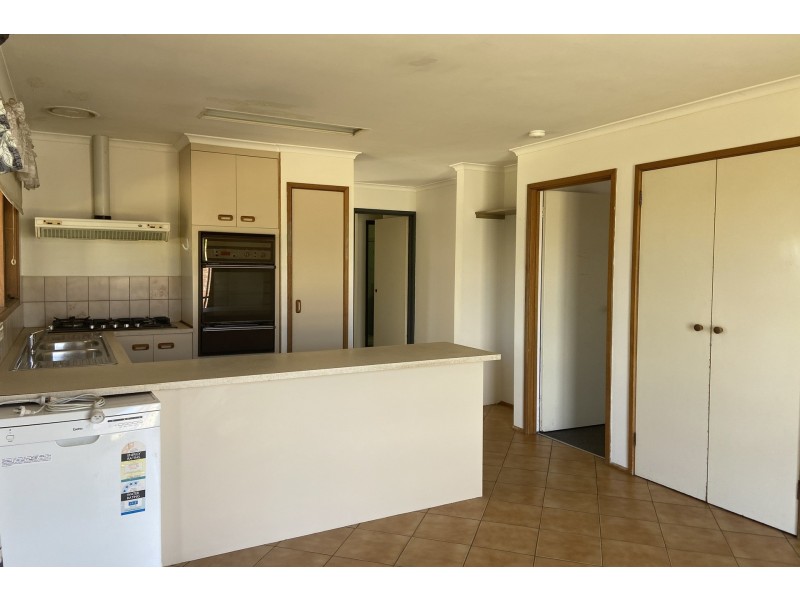 4 Sarah Place, Hampton Park VIC 3976