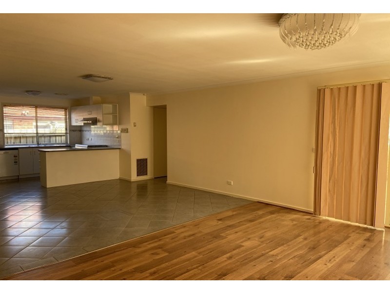 9 Greenlea Grove, Hampton Park VIC 3976