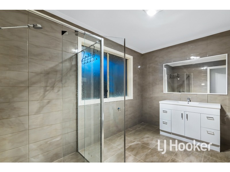 20 Langbourne Drive, Narre Warren South VIC 3805