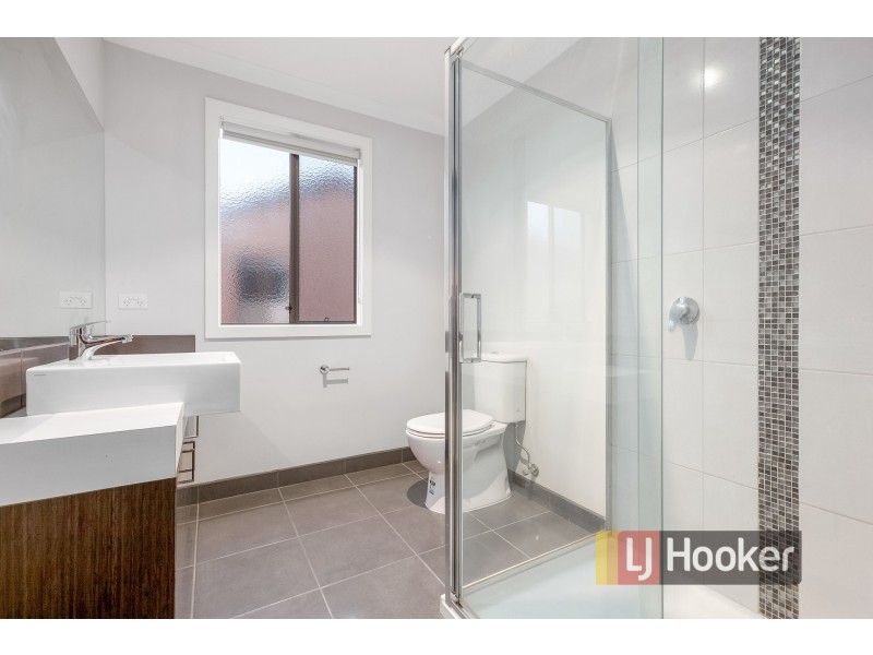 71 Fiorelli Boulevard, Cranbourne East VIC 3977