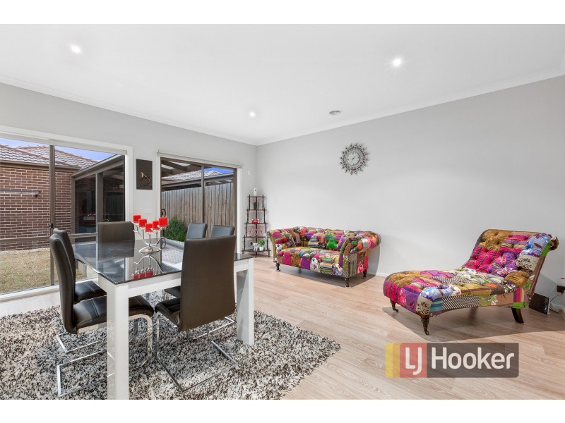 71 Fiorelli Boulevard, Cranbourne East VIC 3977