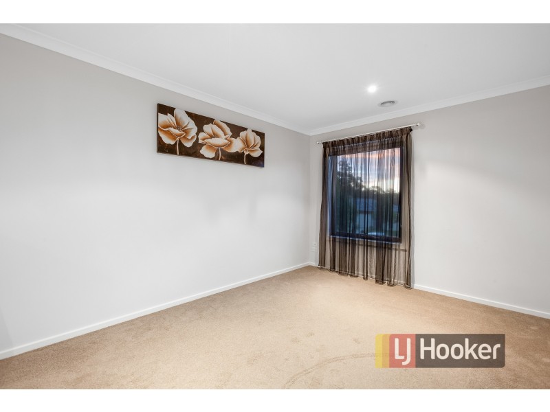 71 Fiorelli Boulevard, Cranbourne East VIC 3977