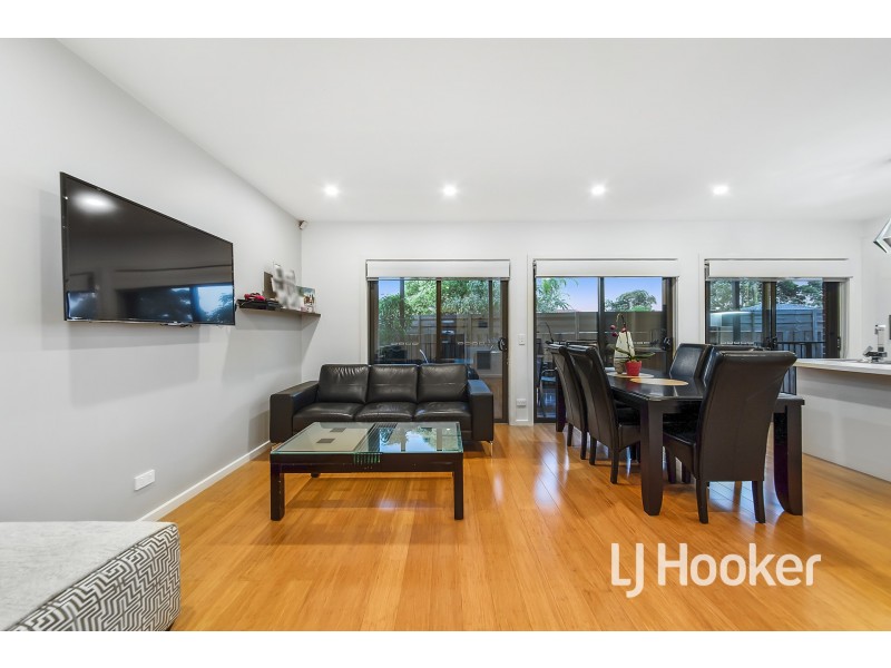 16a Robjant Street, Hampton Park VIC 3976