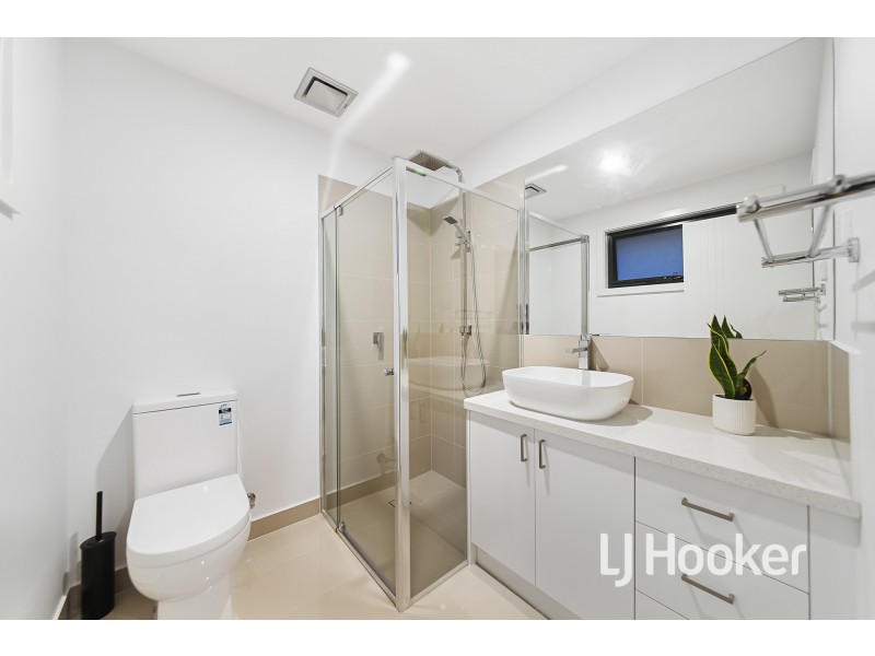 16a Robjant Street, Hampton Park VIC 3976