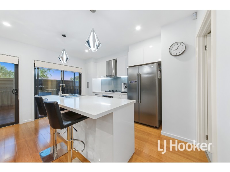 16a Robjant Street, Hampton Park VIC 3976