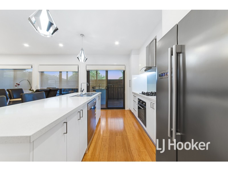 16a Robjant Street, Hampton Park VIC 3976