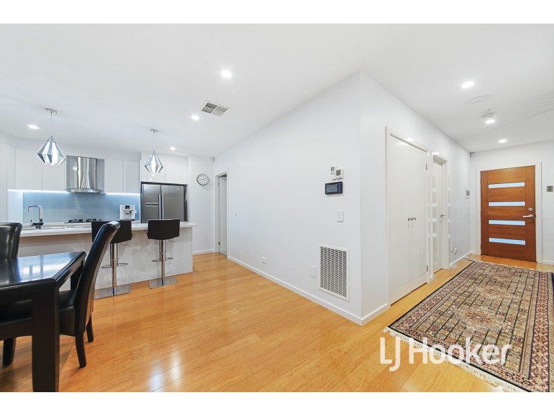 16a Robjant Street, Hampton Park VIC 3976