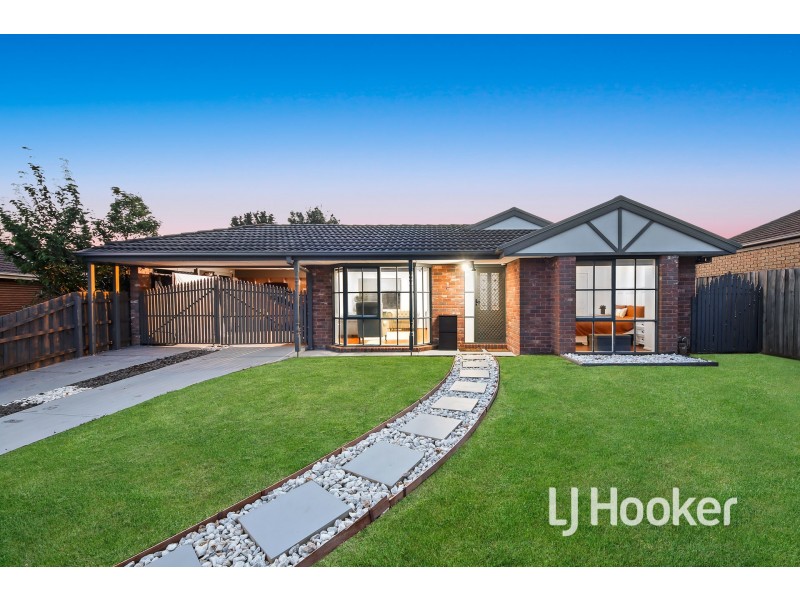 22 Andrea Crescent, Cranbourne North VIC 3977
