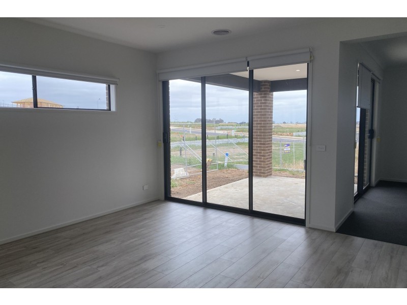 17 Excalibur Street, Berwick VIC 3806