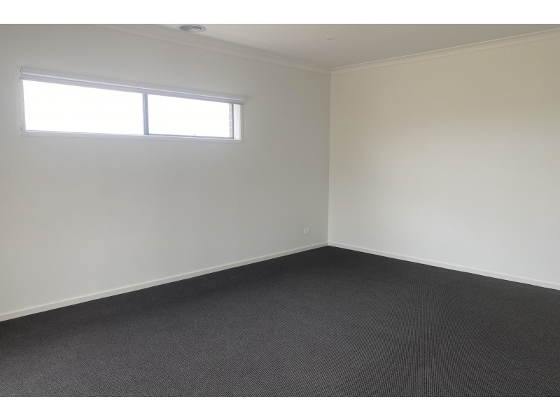 17 Excalibur Street, Berwick VIC 3806