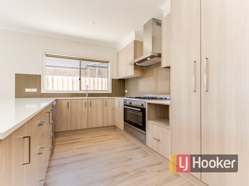 50 Haflinger Avenue, Cranbourne East VIC 3977