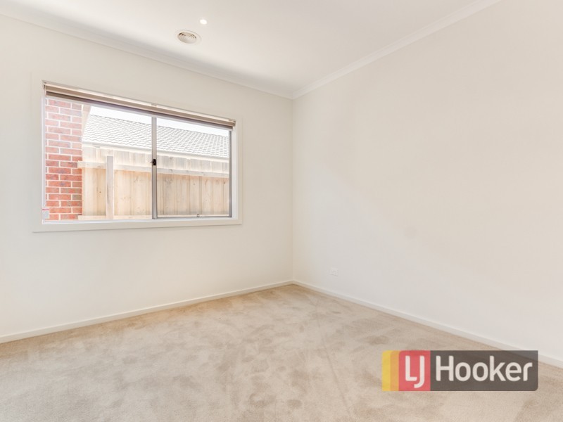 50 Haflinger Avenue, Cranbourne East VIC 3977