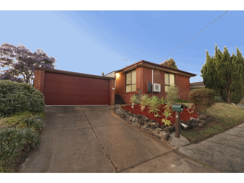 9 Lewisham Close, Hampton Park VIC 3976