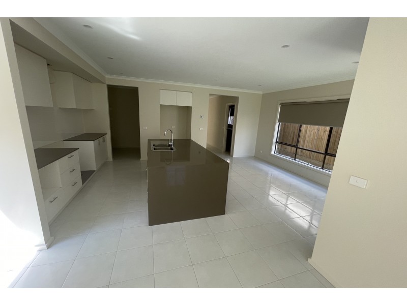 51 Haflinger Avenue, Cranbourne East VIC 3977