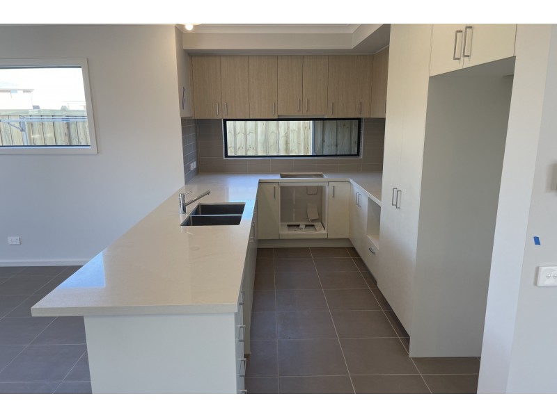 12 Bronnie Street, Clyde North VIC 3978